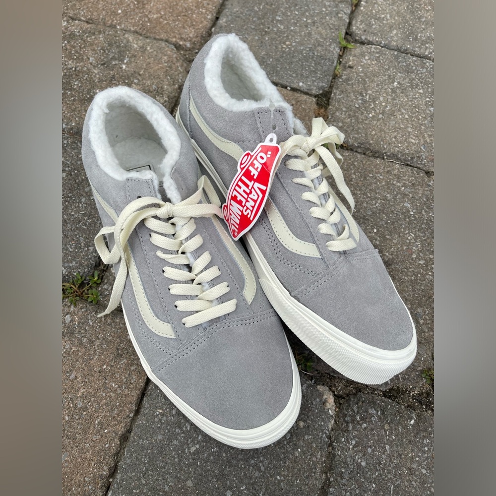 Men’s gray Sherpa vans
